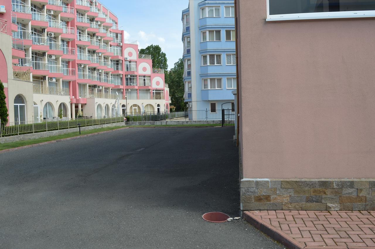 Апарт готель Bratanov Sunset Beach 4 Сонячний Берег Екстер'єр фото
